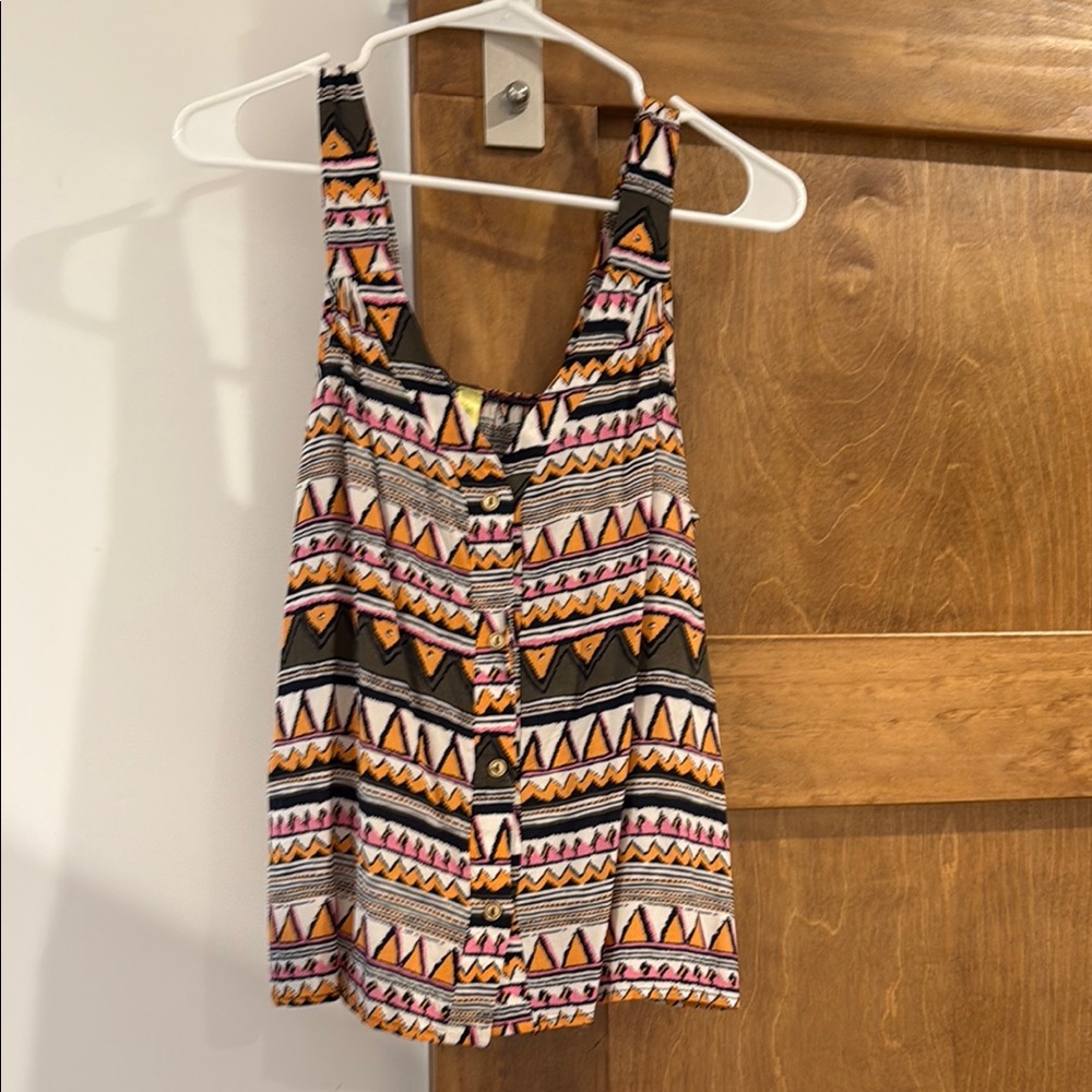 Black and White Graphic Sleeveless Tank Top